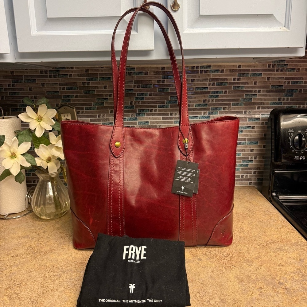 NWT Frye Melissa Shopper Berry Lacquer tote purse
